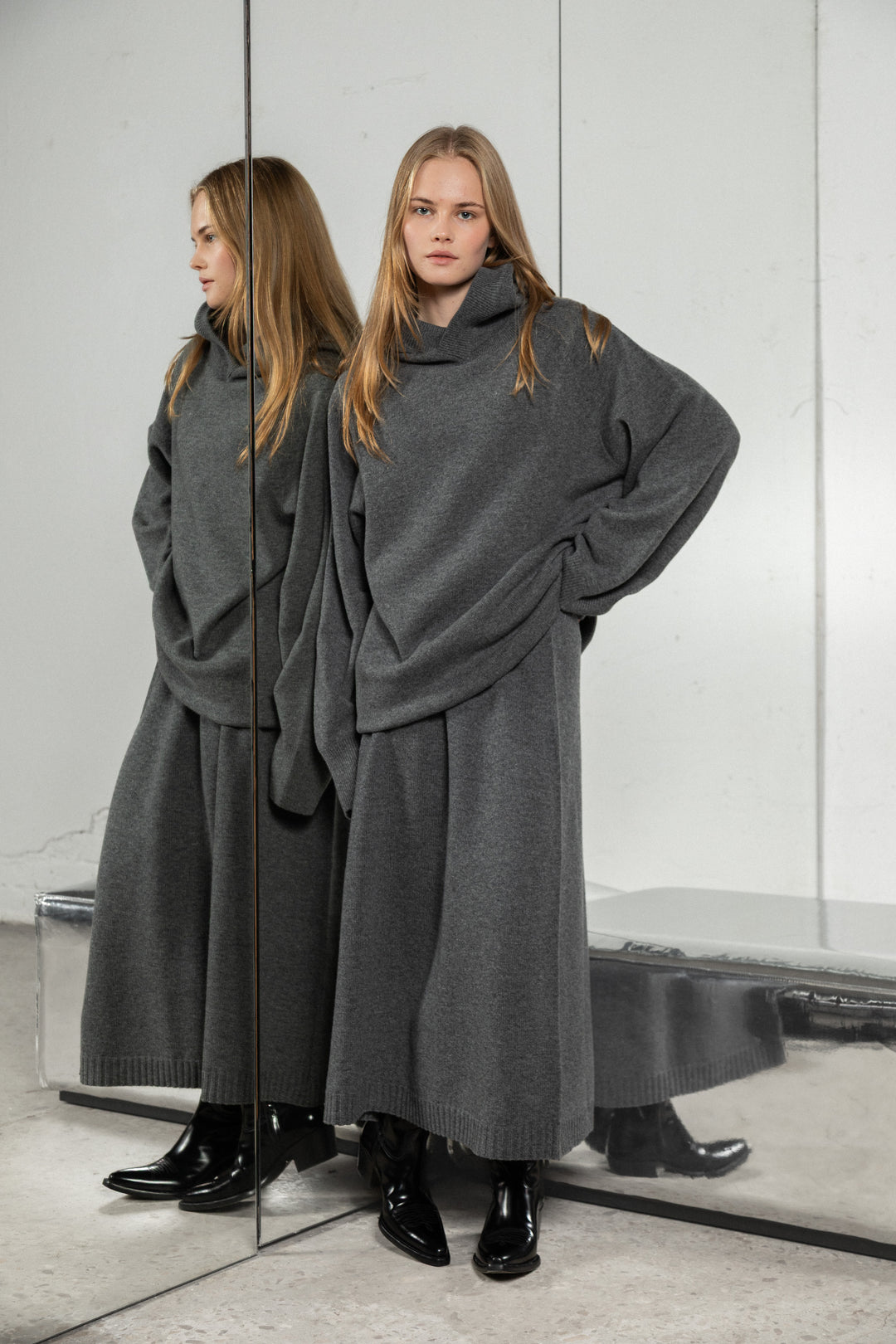 DARK GREY LAMBSWOOL MAXI SKIRT