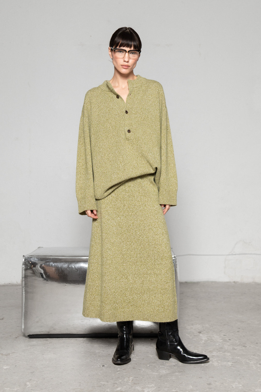 MOSS GREEN MELANGE CASHMERE-MERINO WOOL V-NECK SWEATER