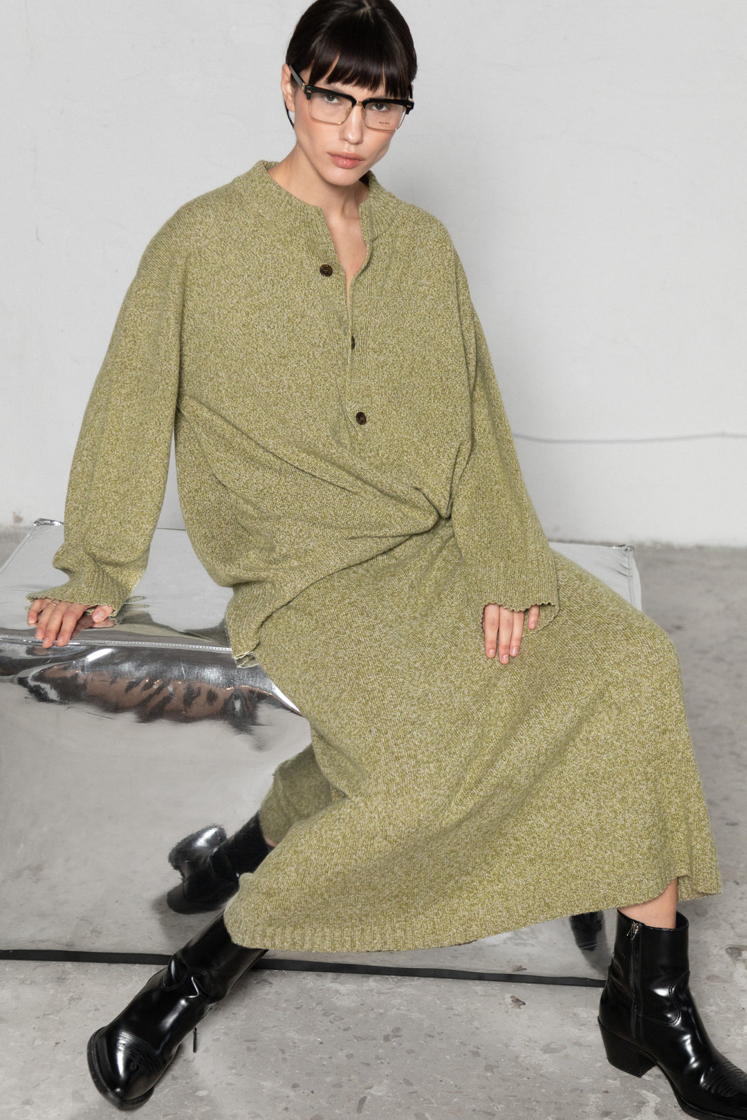 MOSS GREEN MELANGE CASHMERE-MERINO WOOL V-NECK SWEATER