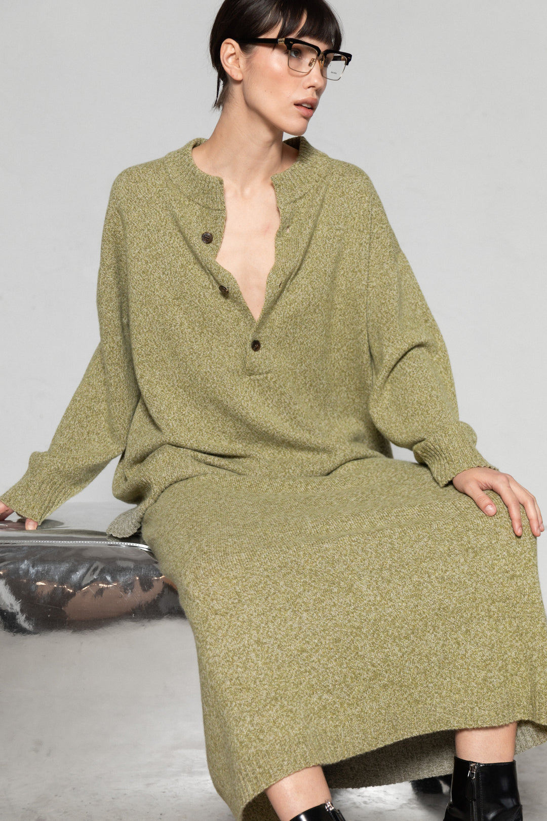 MOSS GREEN MELANGE CASHMERE-MERINO WOOL V-NECK SWEATER