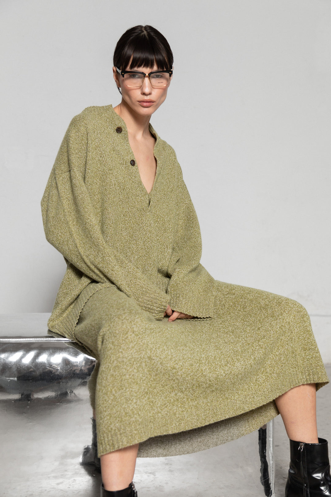 MOSS GREEN MELANGE CASHMERE-MERINO WOOL V-NECK SWEATER