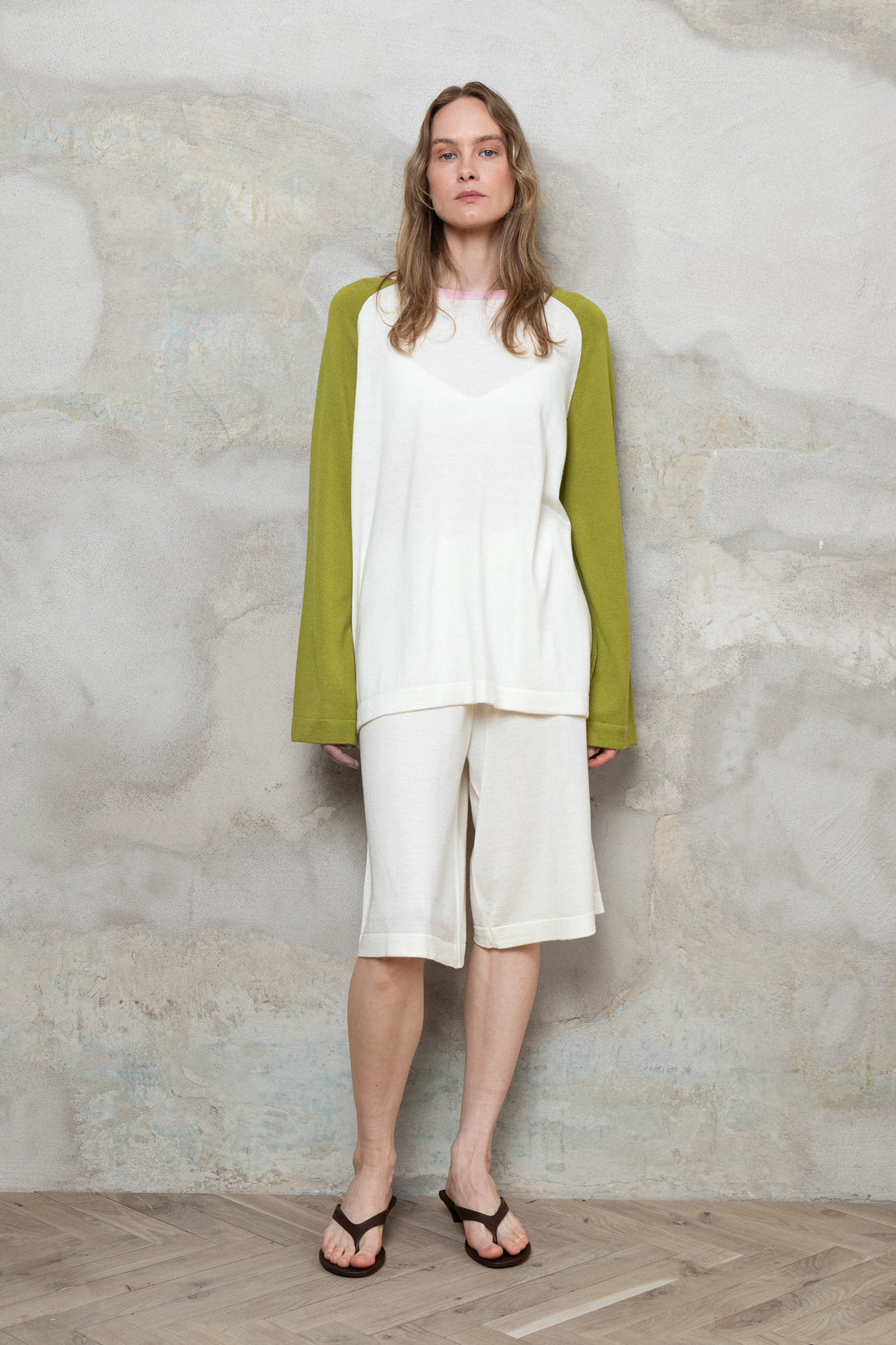 PEARL EXTRA FINE MERINO WOOL SHIRT WITH PEAR GREEN SLEEVES