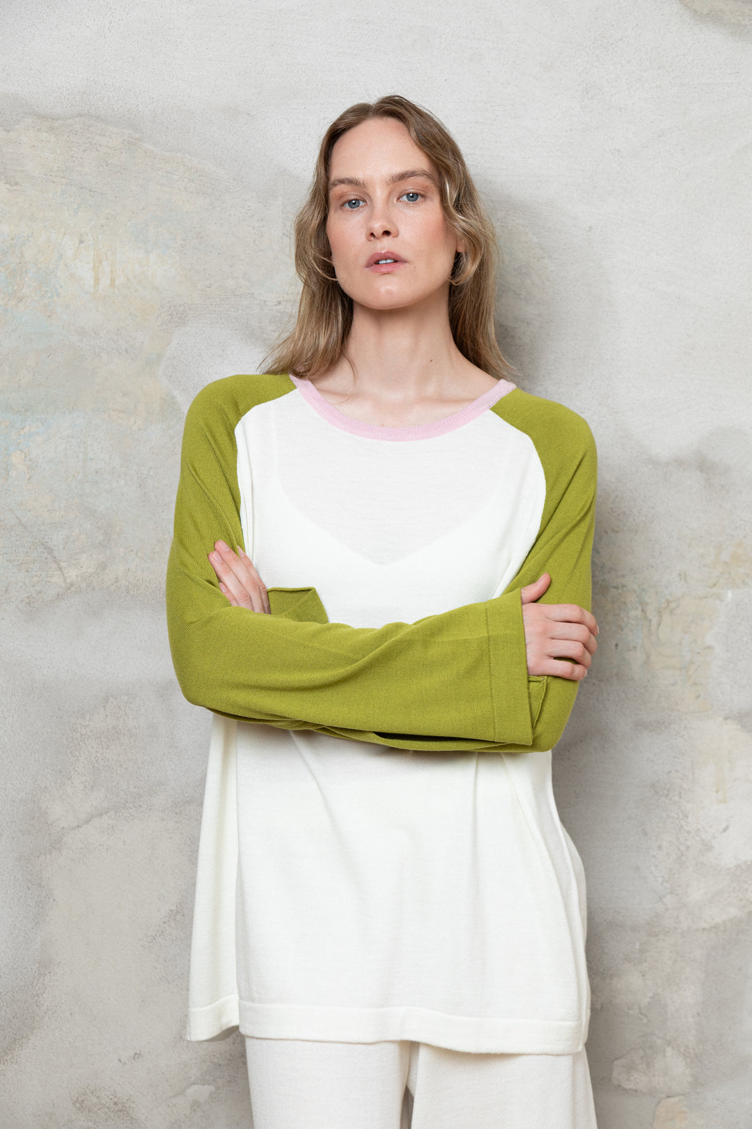PEARL EXTRA FINE MERINO WOOL SHIRT WITH PEAR GREEN SLEEVES
