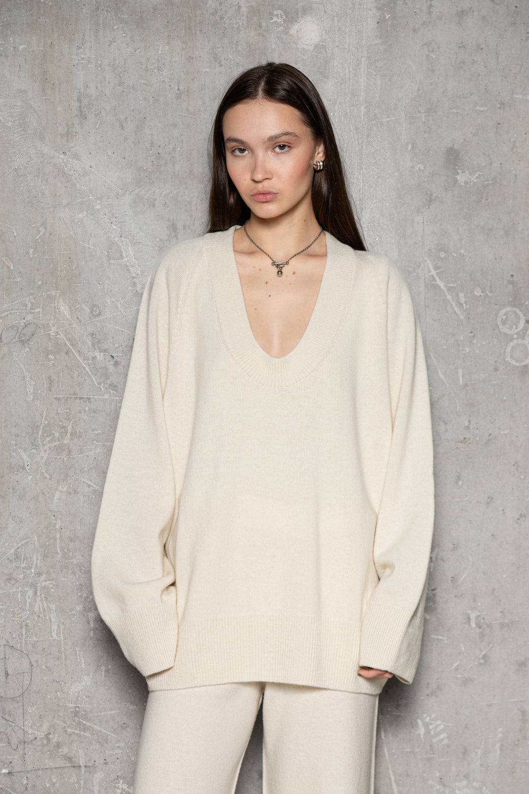 PEARL CASHMERE-MERINO WOOL U-NECK SWEATER