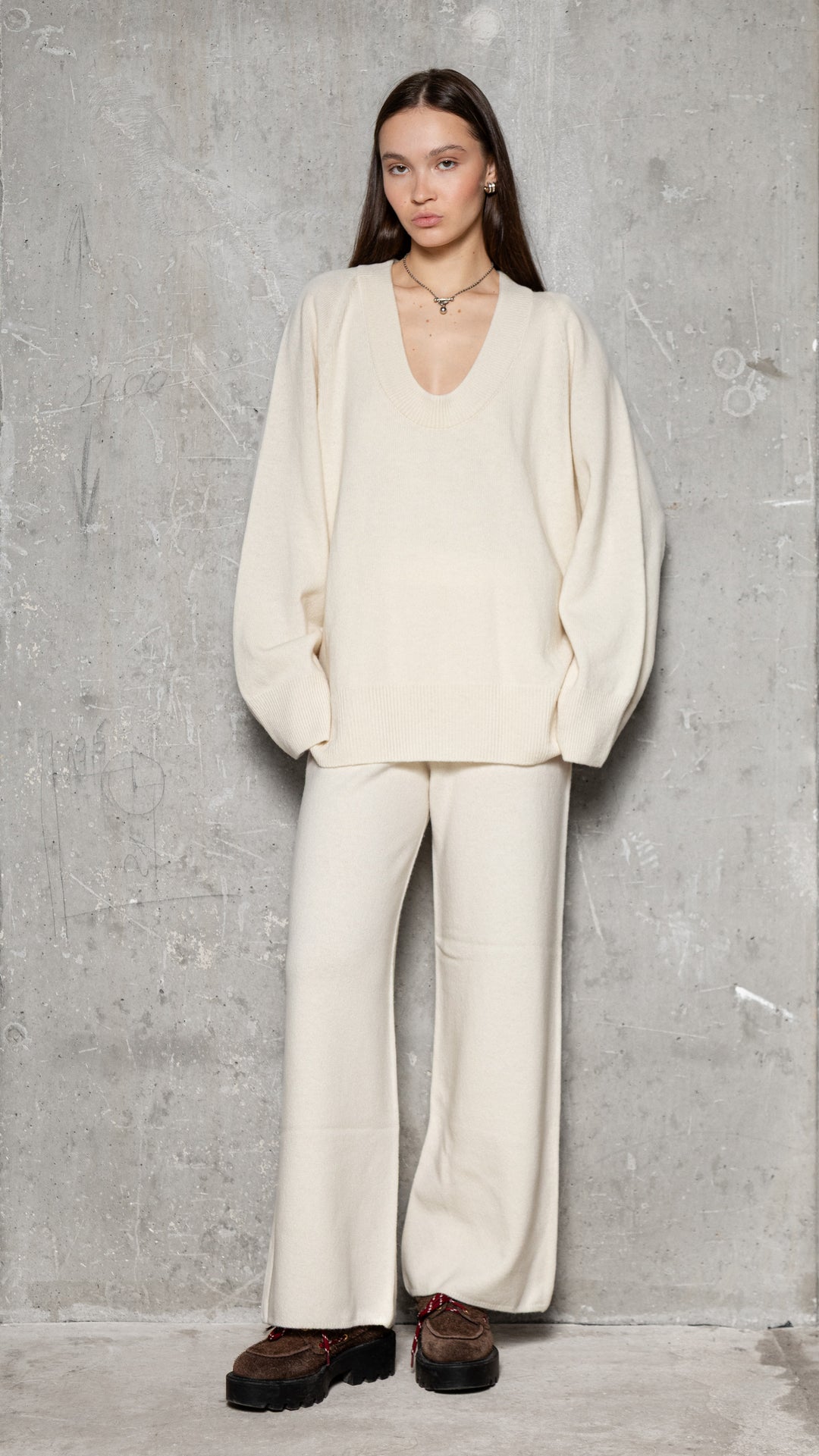 PEARL CASHMERE-MERINO WOOL U-NECK SWEATER