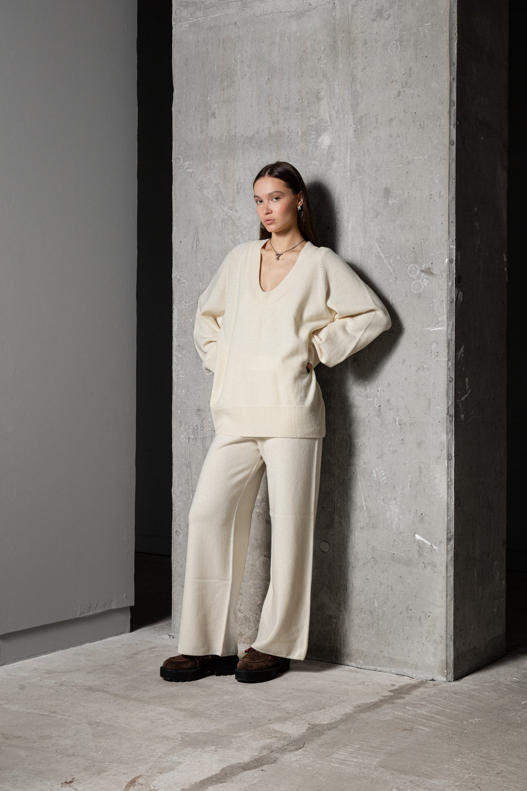 PEARL CASHMERE-MERINO WOOL U-NECK SWEATER