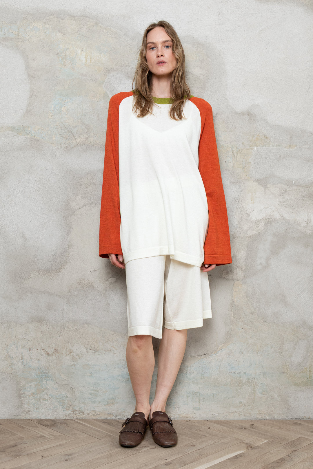 PEARL EXTRA FINE MERINO WOOL SHIRT WITH RED ORANGE SLEEVES