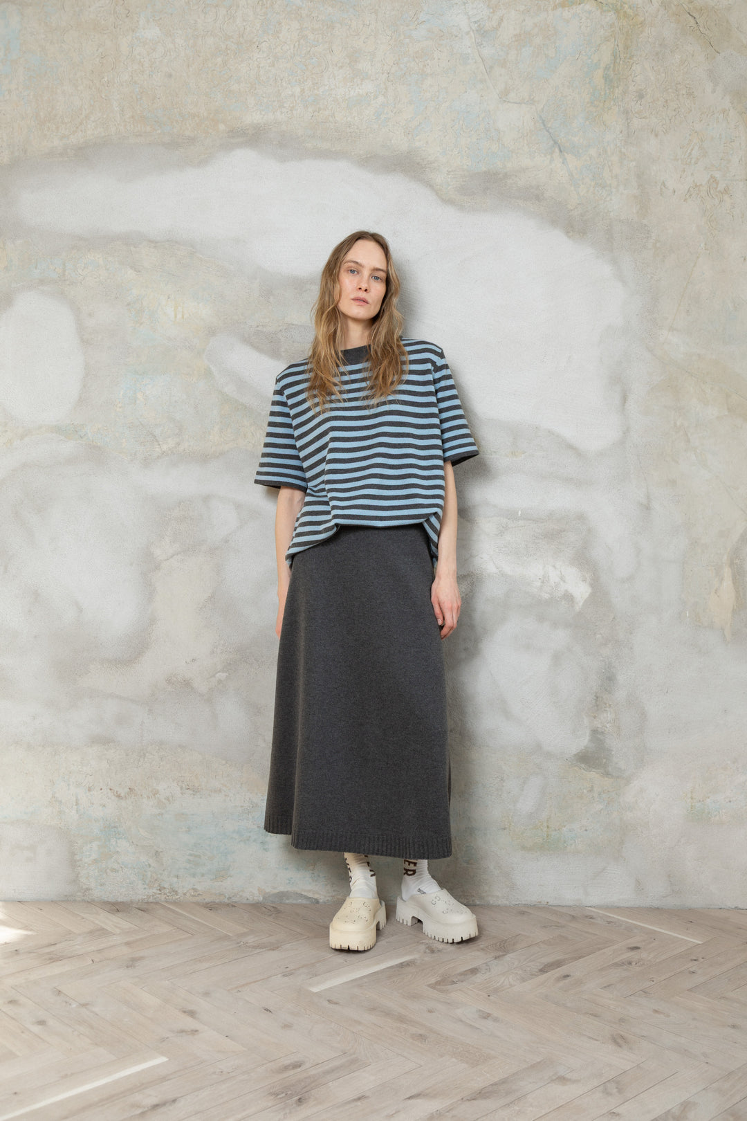 DARK GREY/CLOUD BLUE LAMBSWOOL T-SHIRT