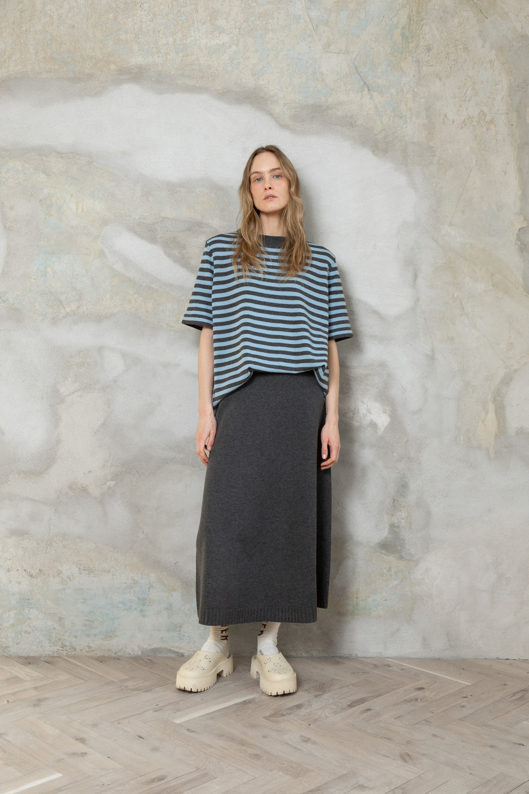 DARK GREY/CLOUD BLUE LAMBSWOOL T-SHIRT