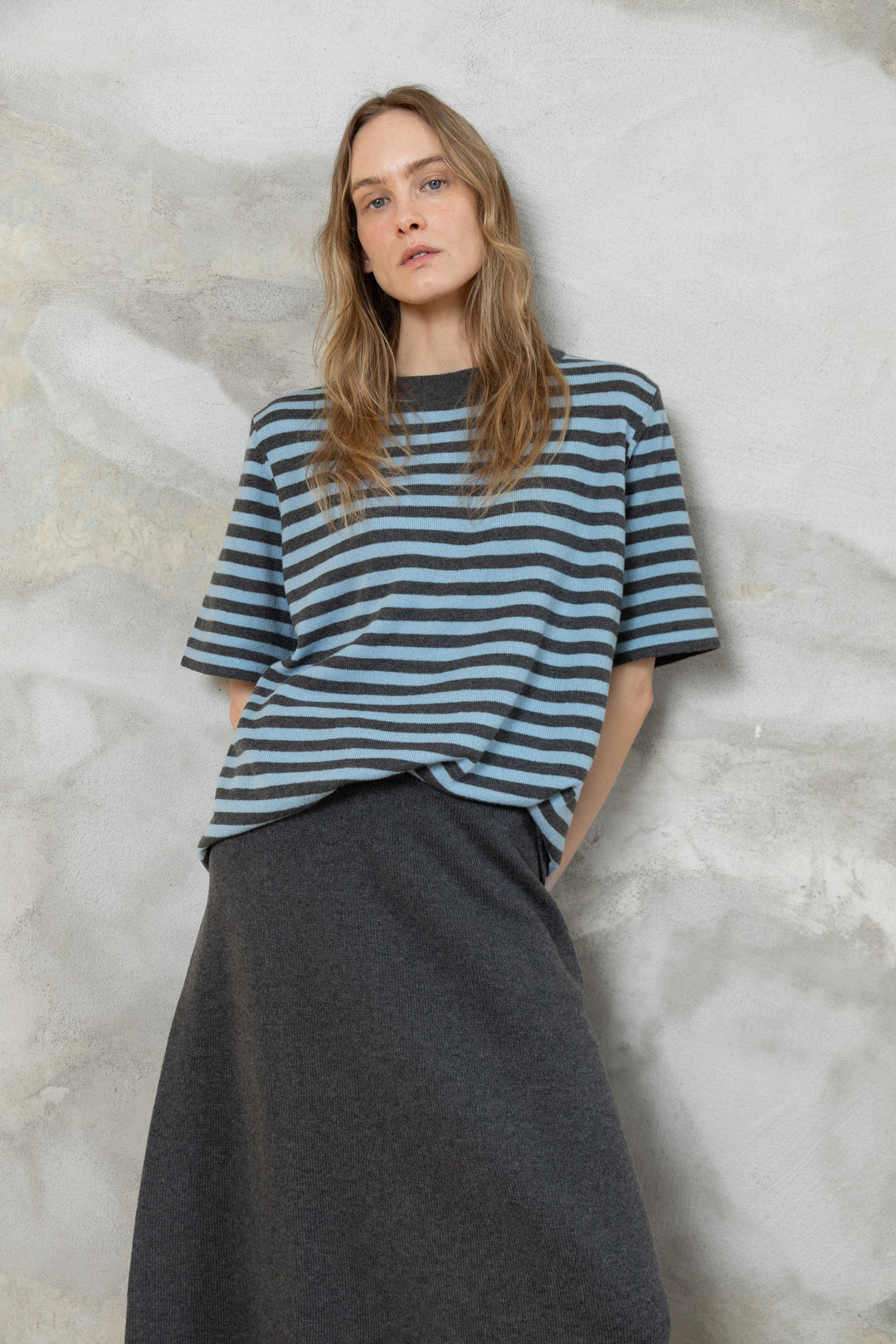 DARK GREY/CLOUD BLUE LAMBSWOOL T-SHIRT