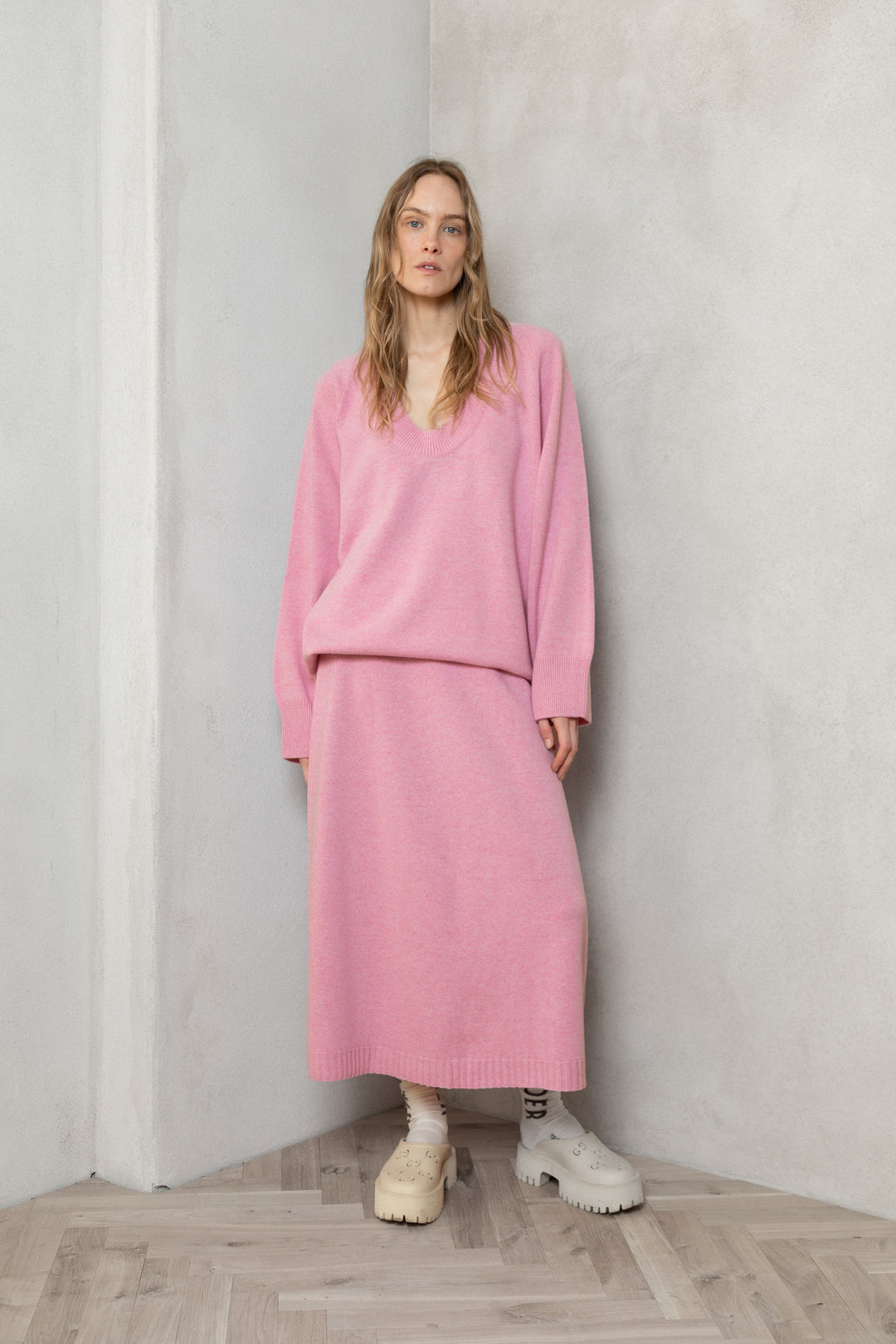 SOFT PINK CASHMERE-MERINO WOOL MAXI SKIRT