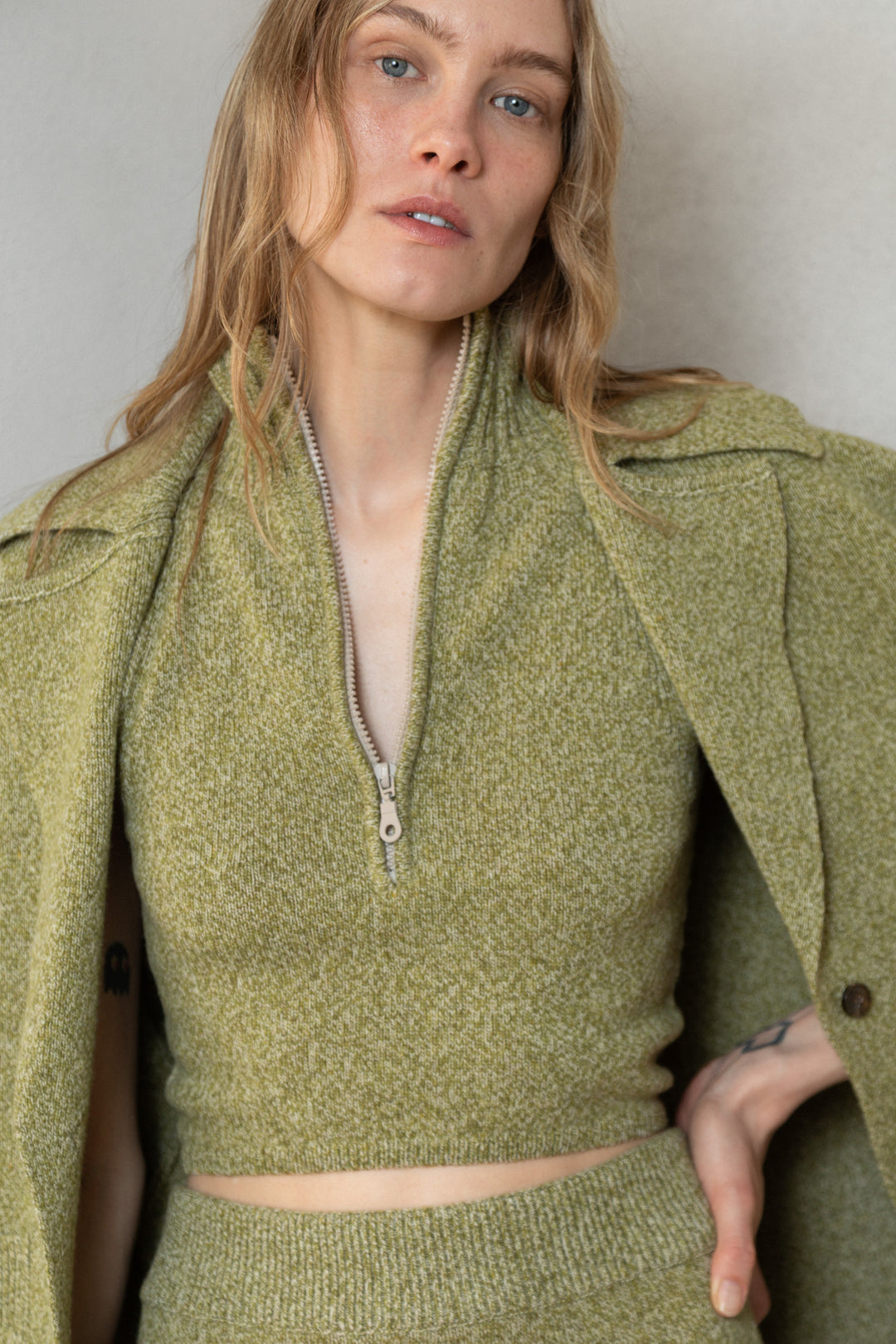 MOSS GREEN MELANGE CASHMERE-MERINO WOOL CROP TOP