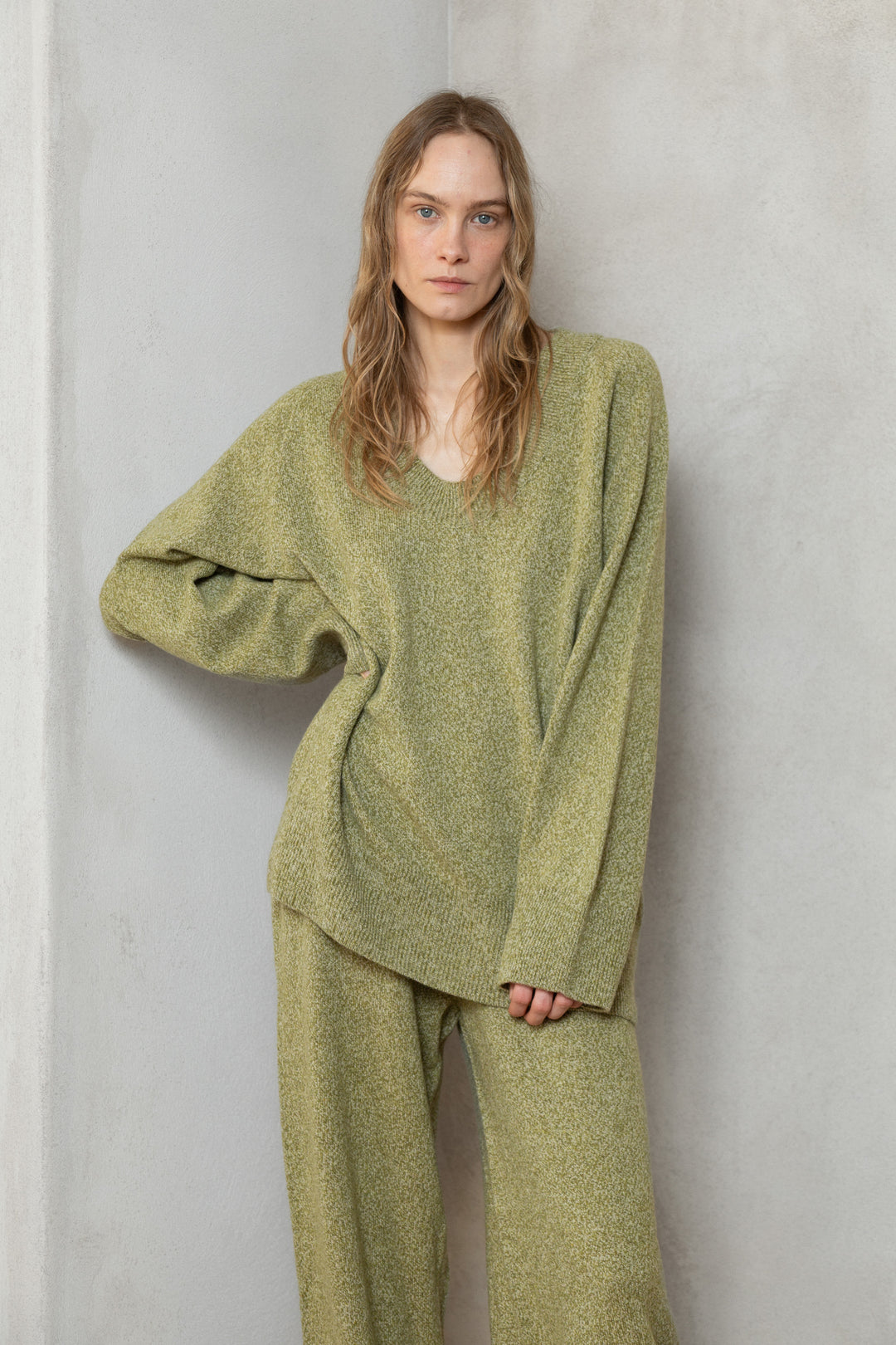 MOSS GREEN MELANGE CASHMERE-MERINO WOOL U-NECK SWEATER