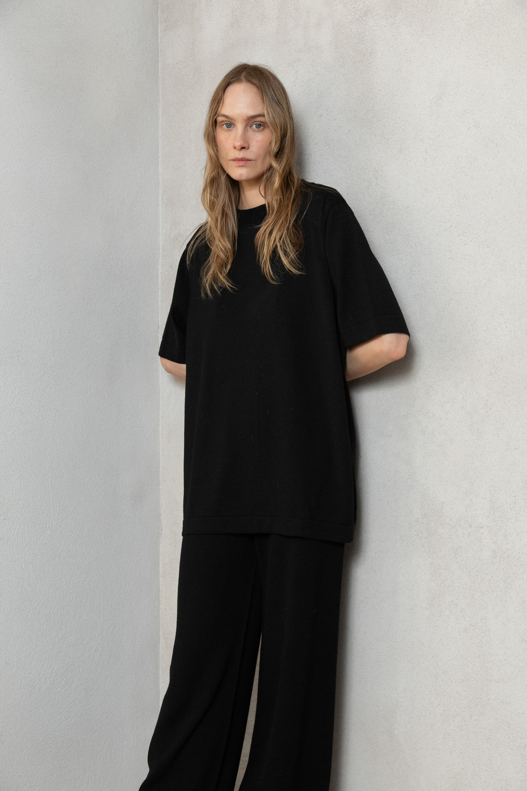 BLACK EXTRA FINE MERINO WOOL TROUSERS