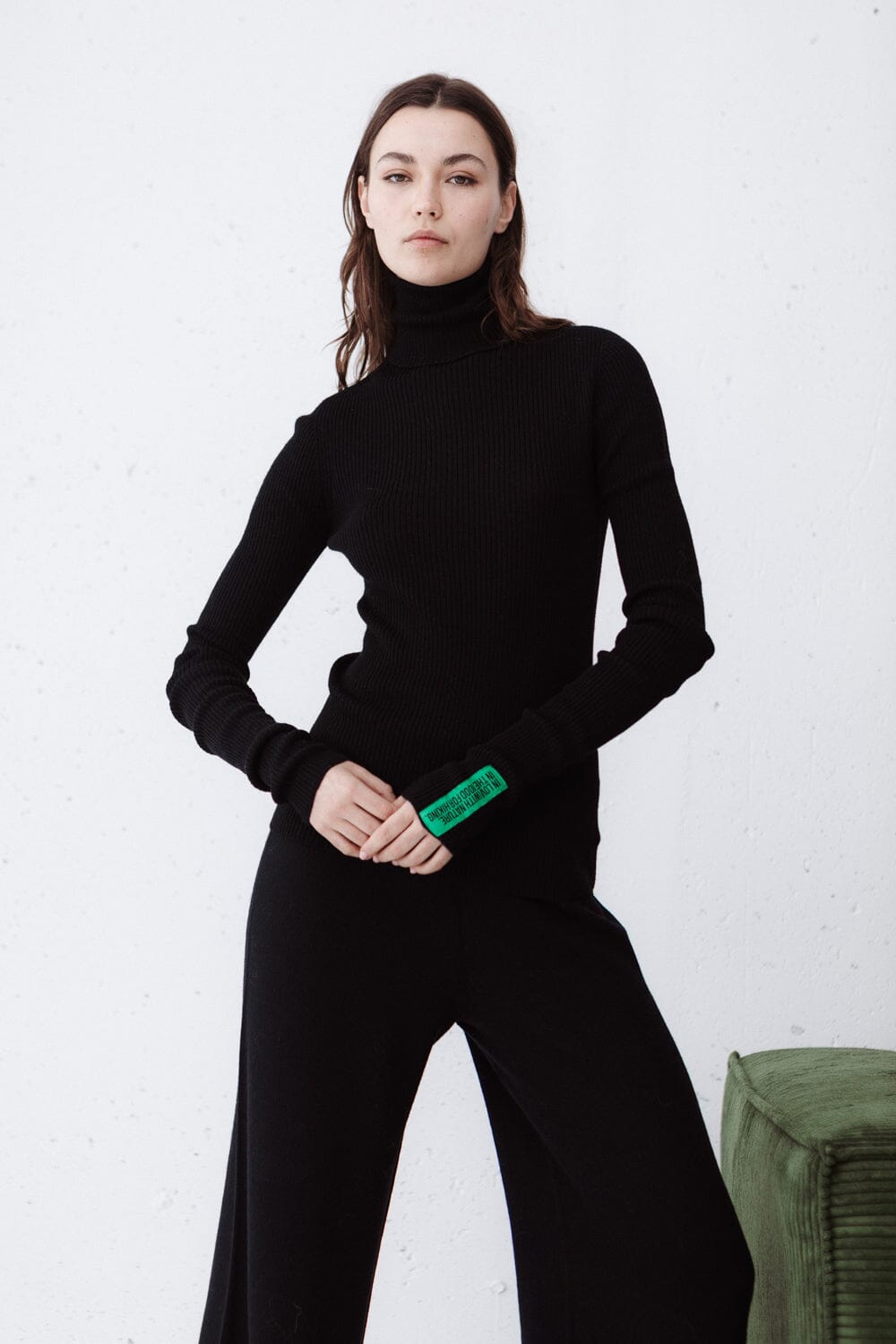 BLACK EXTRA FINE MERINO WOOL TURTLENECK for lovers and trees 